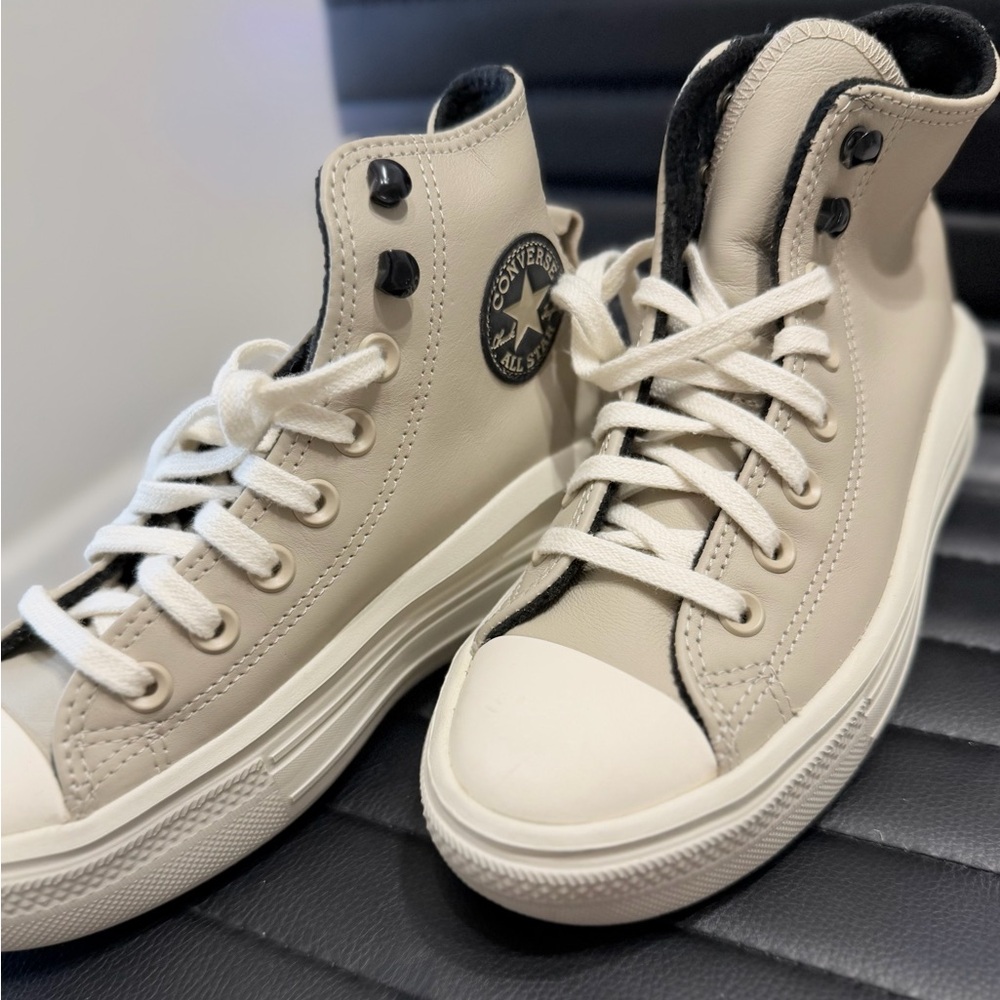 Converse All Star Chuck Taylor – Size 6